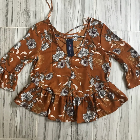 one clothing Tops - 🦄 Blouse in Floral pattern